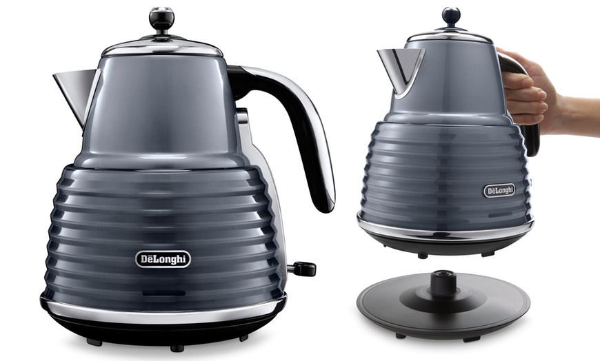 Image 3: DeLonghi Kettle and Toaster Set