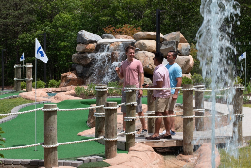 Enjoy Mini Golf and Arcade Fun in The Hamptons for All Ages