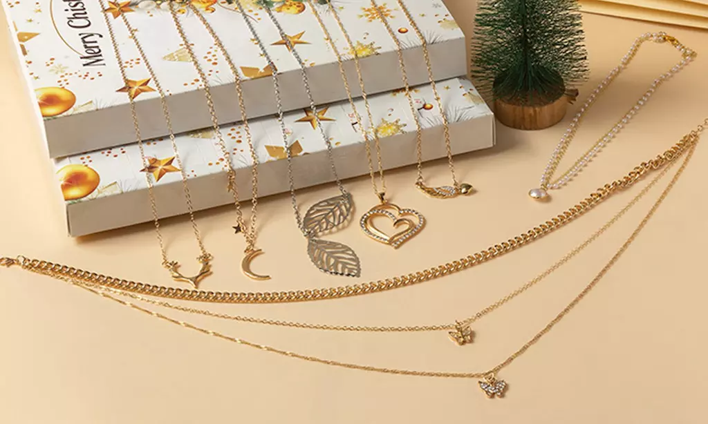 Calendario dell'Avvento 2025 con 24 gioielli