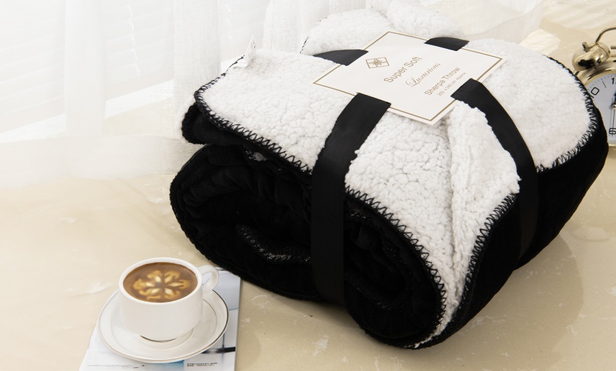 Image 6: Soft Sherpa Blanket, Double or King-Sized