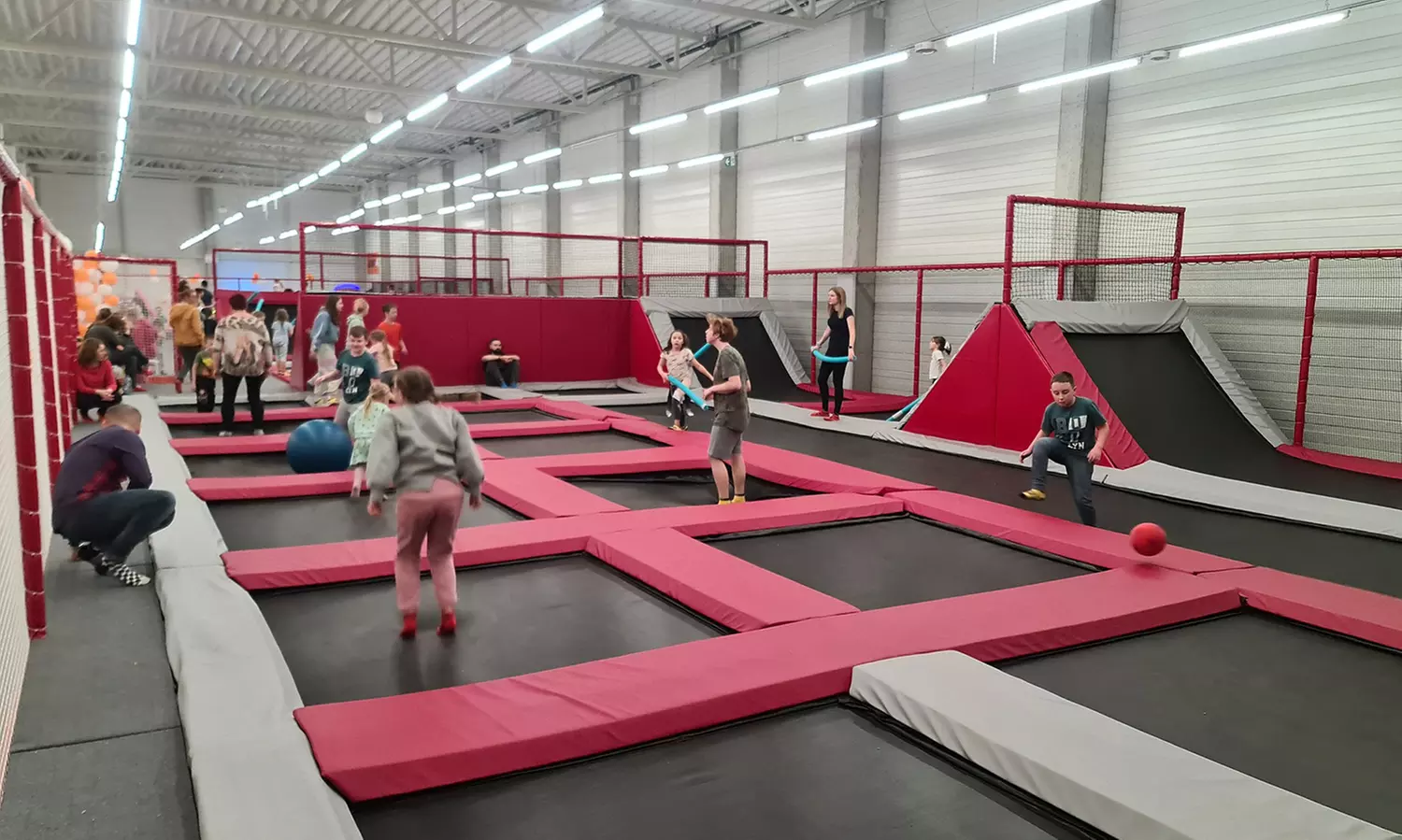 Godzinne wejście do parku trampolin dla 1 lub 2 osób