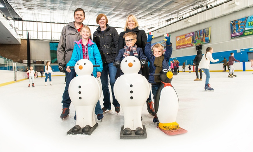 Image 3: Ice Skating for Two