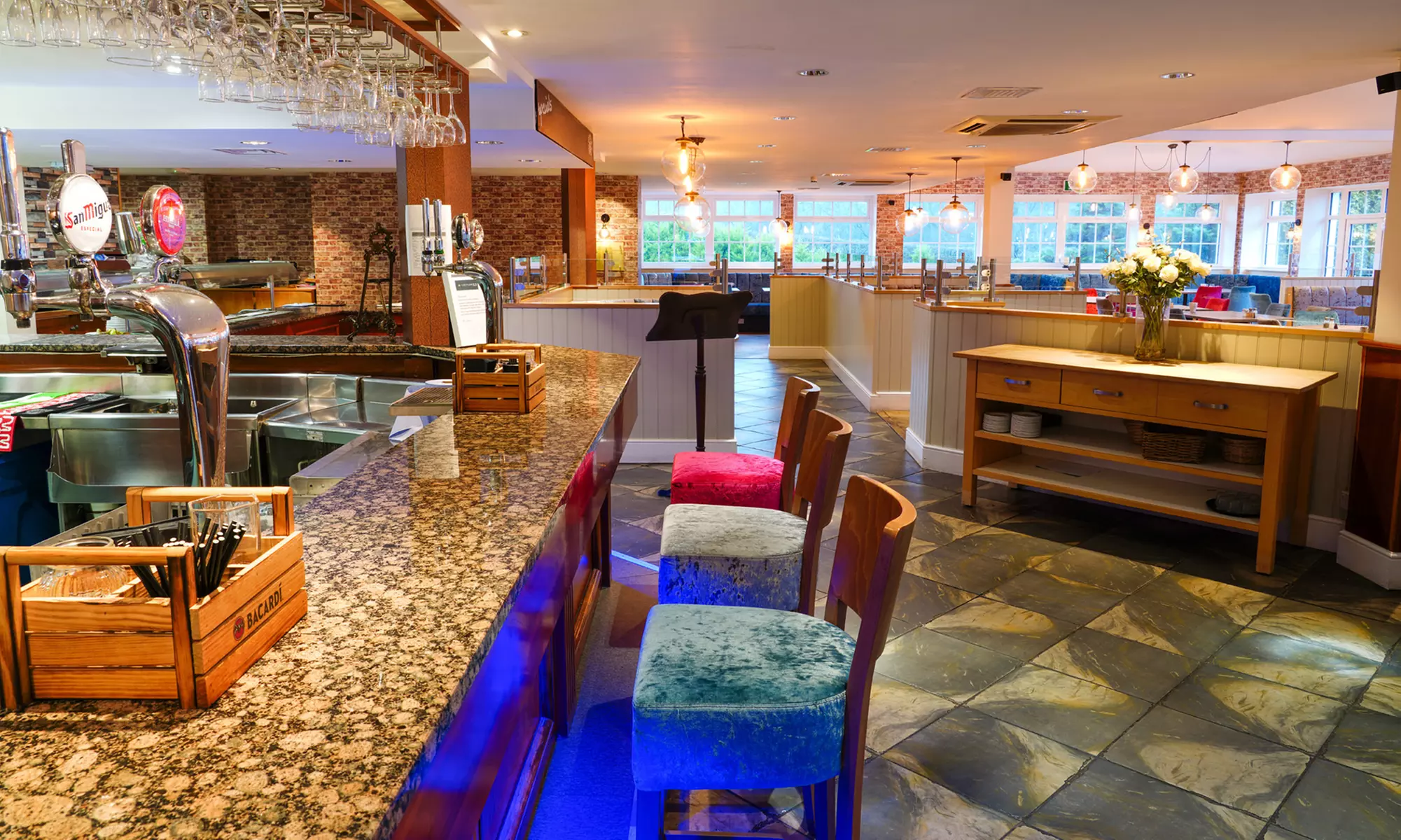 West Yorkshire: Double Room for 2 w/ Breakfast & Dinner, Plus Prosecco