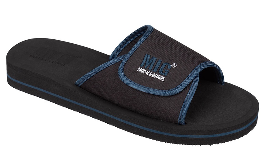 Image 12: Men's Waterproof Beach Flip Flops