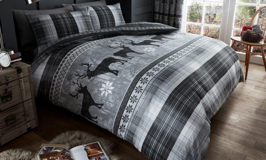 Image 2: Heritage Stag Duvet Set/Curtains