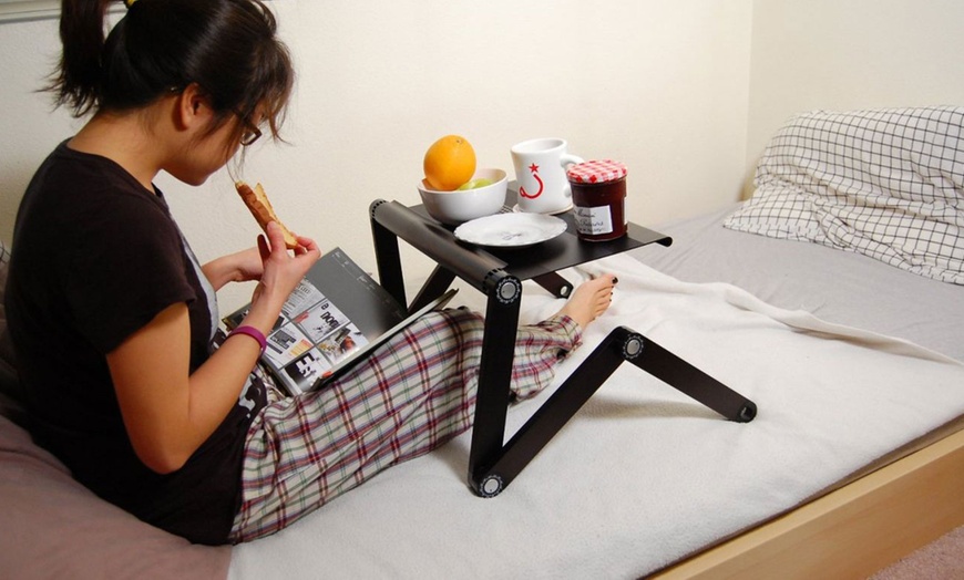 Image 3: Smart Table