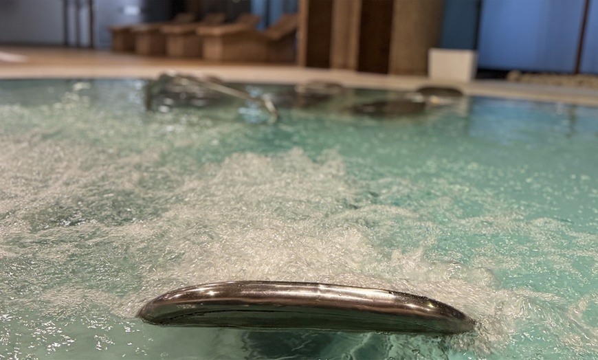 Image 2: Circuito termal para 1 o 2 personas con bañera o ducha vichy a elegir 