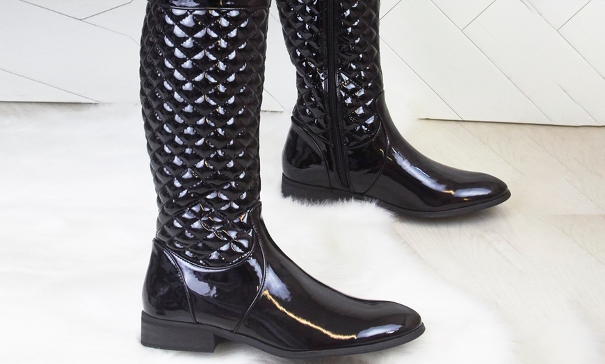 Image 2: Women's Black Quilted Boots