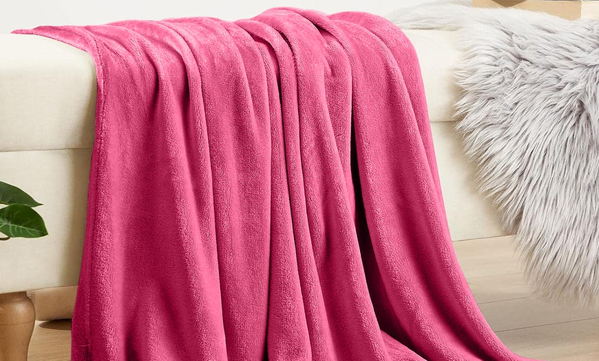 Image 8: Plush 500gsm Cosy Super Soft Faux Mink Fur Blanket