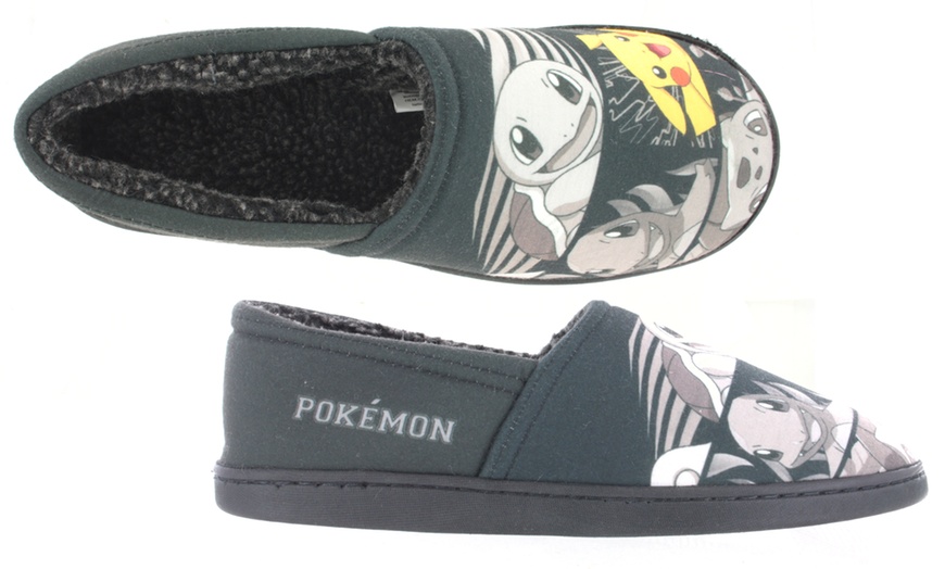 Image 4: Men's Pokemon Slippers