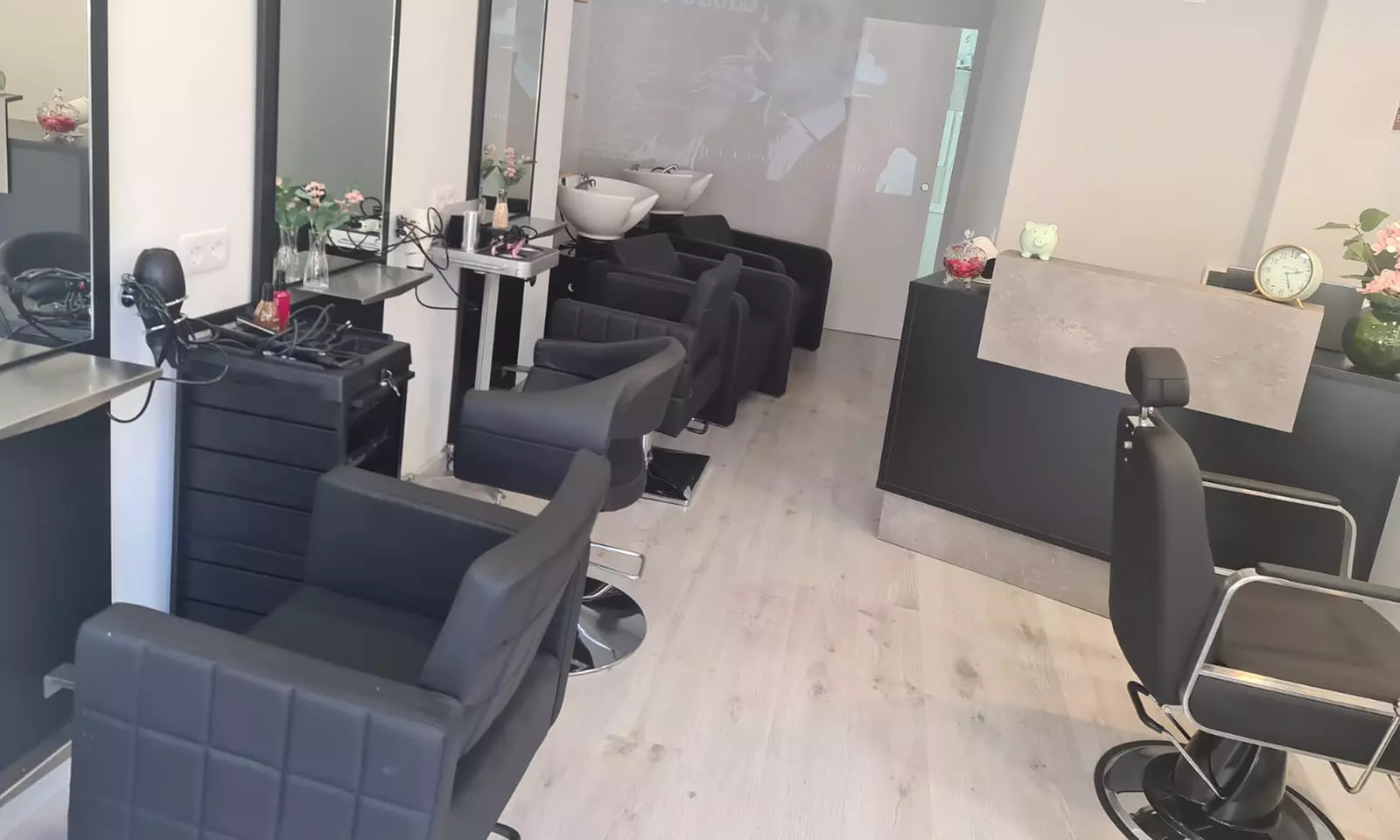 Alisado queratina con ácido hialurónico y corte de puntas para media melena o cabello largo con hasta un 63% - Second Medium