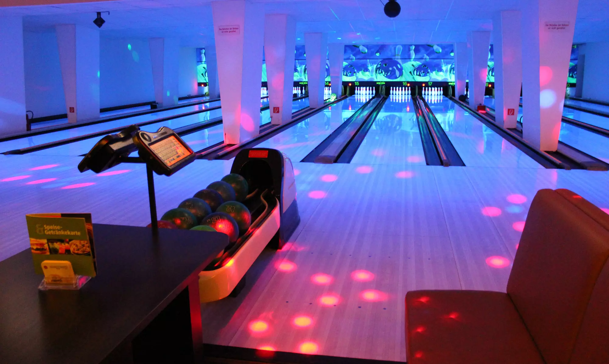 2 Std. Bowling inkl.Nachos mit Dip für bis zu 7 Personen