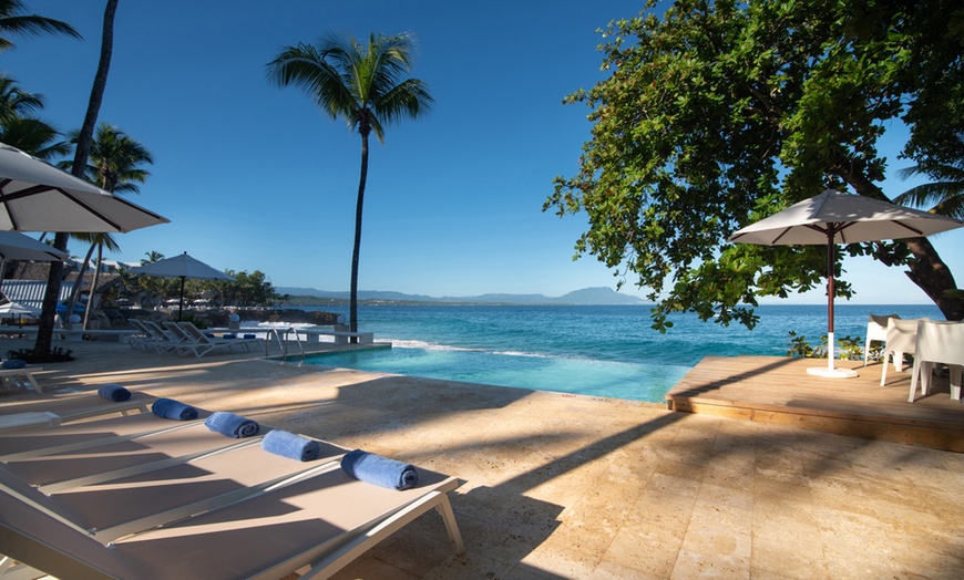 Image 2: ✈4-Night All-Incl Dominican Republic Vacation w/Air from Travel By Jen