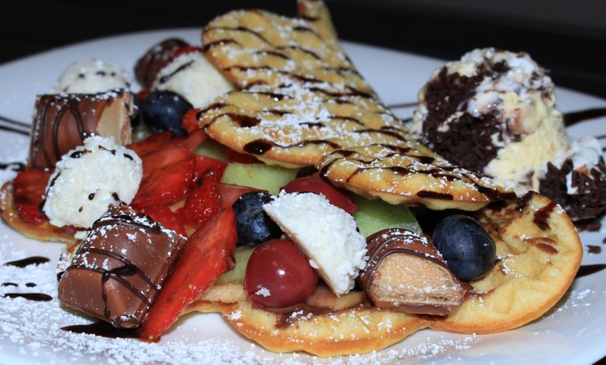 Image 3: Crazy-Waffel mit Eis und Getränk