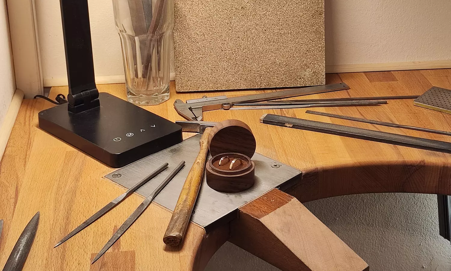 Goldschmiede-Kurs: Trauringe selber schmieden für 1-2 Personen