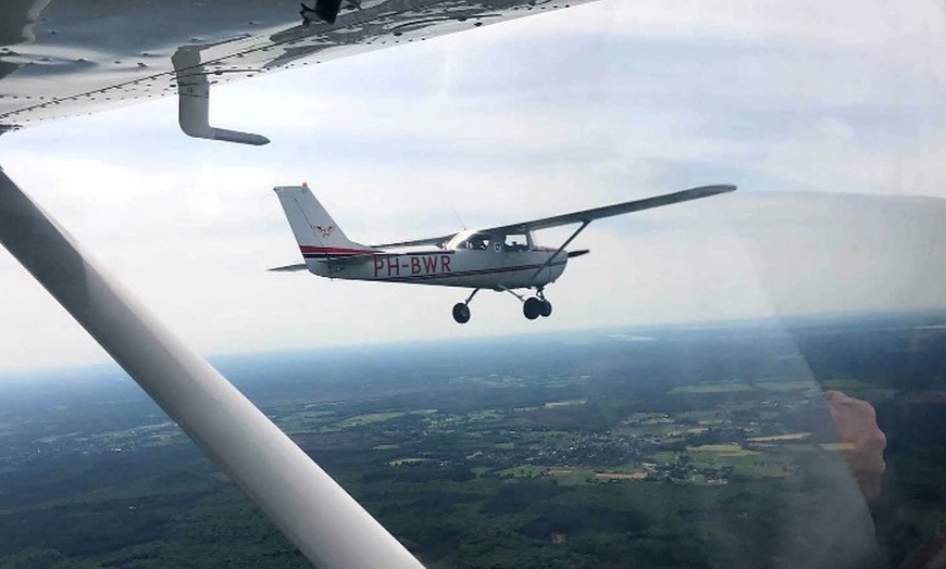 Image 2: Voel de adrenaline: zelf vliegen met een Cessna vliegtuig