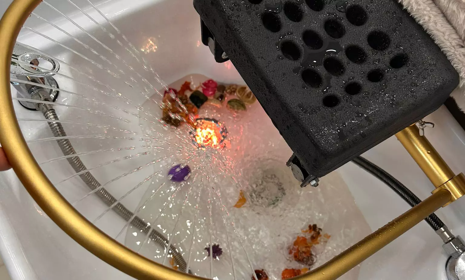 60 Min. Head-Spa mit Kopfhautanalyse, opt. Gesichtspflege für 1 Person