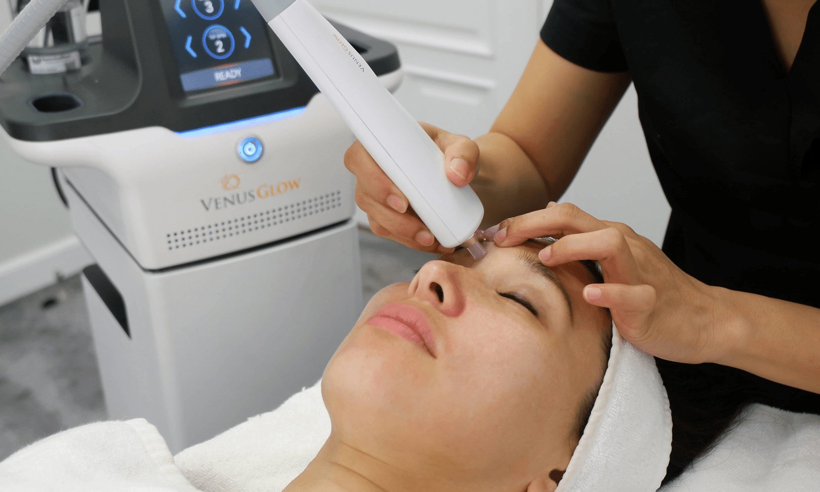 Venus Glo HydraFacial for Youthful, Silk-Like Skin