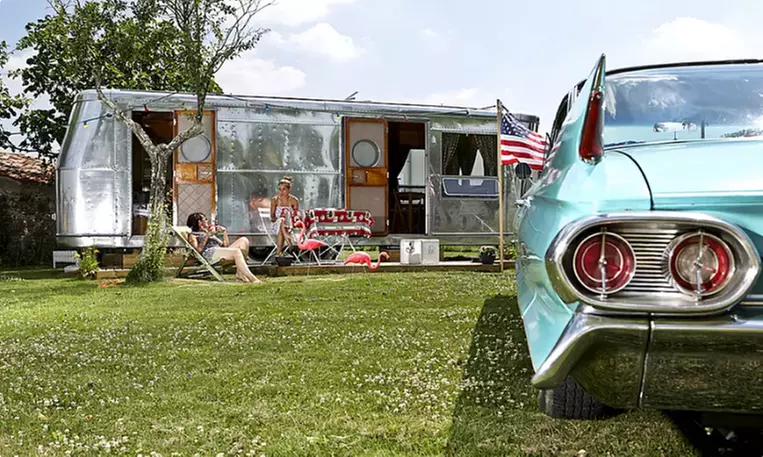 Creuse : 1 ou 2 nuits en caravane US Vintage avec pdj  pour 2, option assiette terroir et/ou spa à The Vintage Trailer - Primary Image