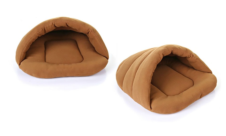 Image 2: Igloo-Style Polar Fleece Pet Bed