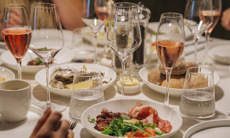 Image 4: Brunch gourmet du dimanche avec verre de bulles chez Nobla