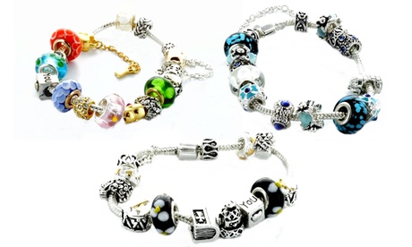 Bracciale con charm disponibile in vari colori