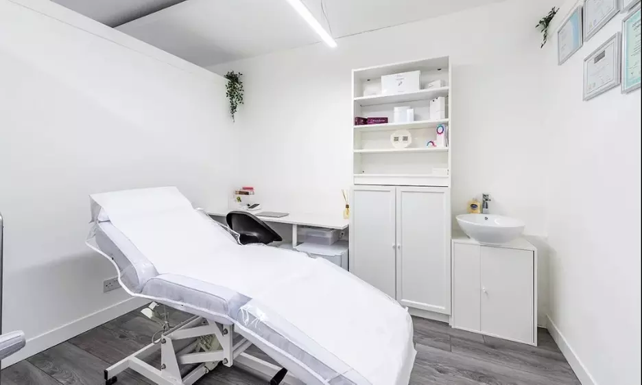 Experience Dazzling Results with In-Office Zoom Teeth Whitening!