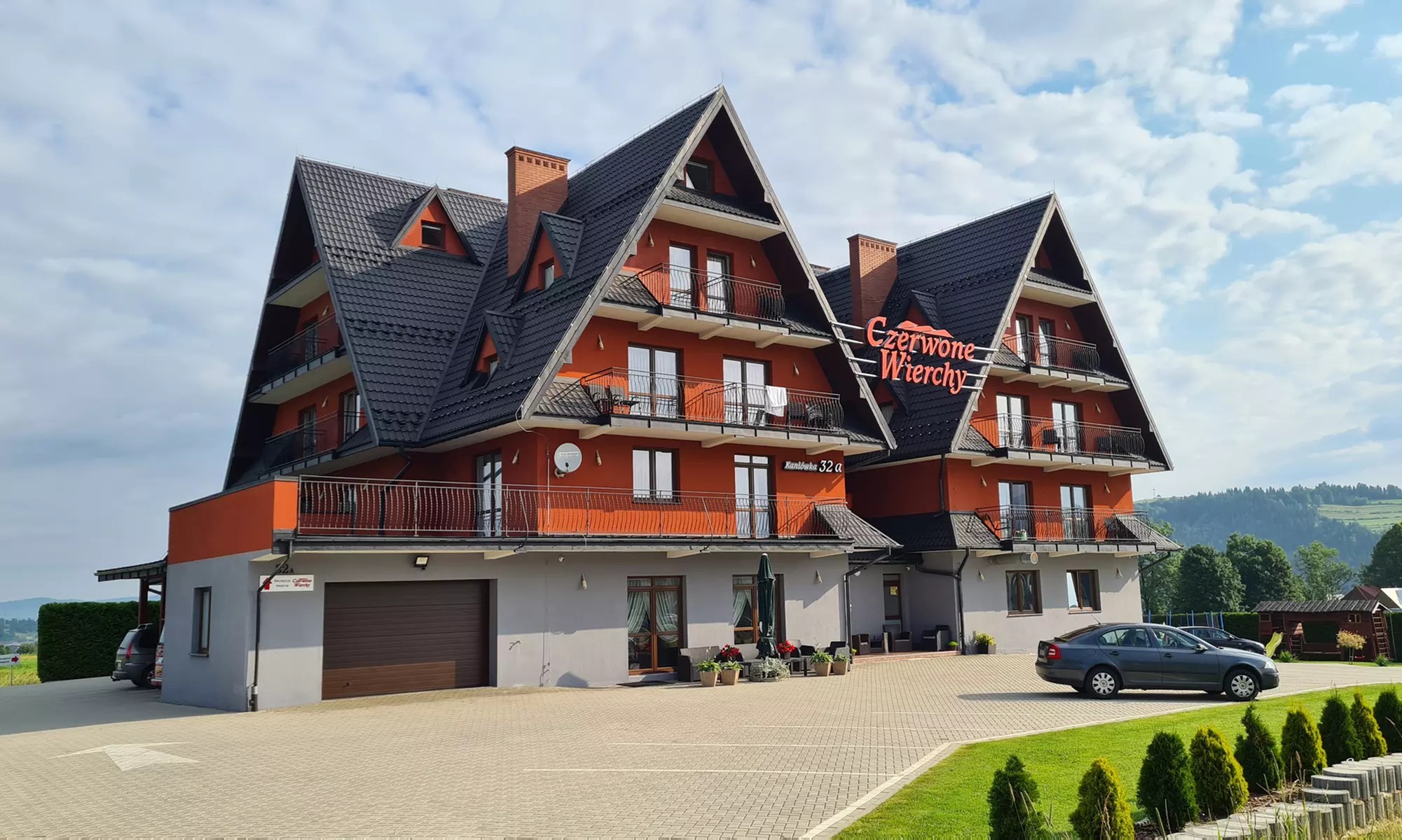 Białka Tatrzańska: 2-7 nocy dla 2 osób ze śniadaniami i więcej w Czerwonych Wierchach - Primary Image