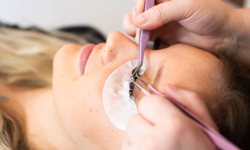 Image 2: Eyelash Extensions at Deka Lash Erie