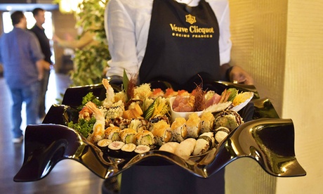 Sushi Fusion con caviale, noodles Kobe, dolce e vino per 2 persone al Bloo Restaurant (sconto fino a 45%)