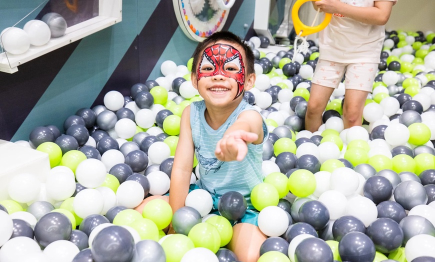 Image 1: Amigos Fun + Feast Deal - Entry Pass + Meal & Drink Combo