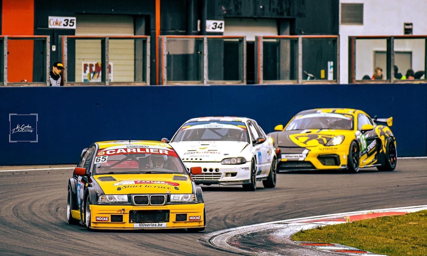 Tours de circuit en voiture de course avec Carlier Racing