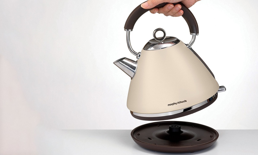 Image 7: Morphy Richards Accents Kettle