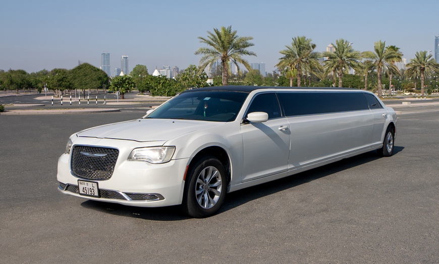 Image 8: Enjoy a 1, or 2 Hour Luxury Limo Ride with Chauffeur in Dubai!