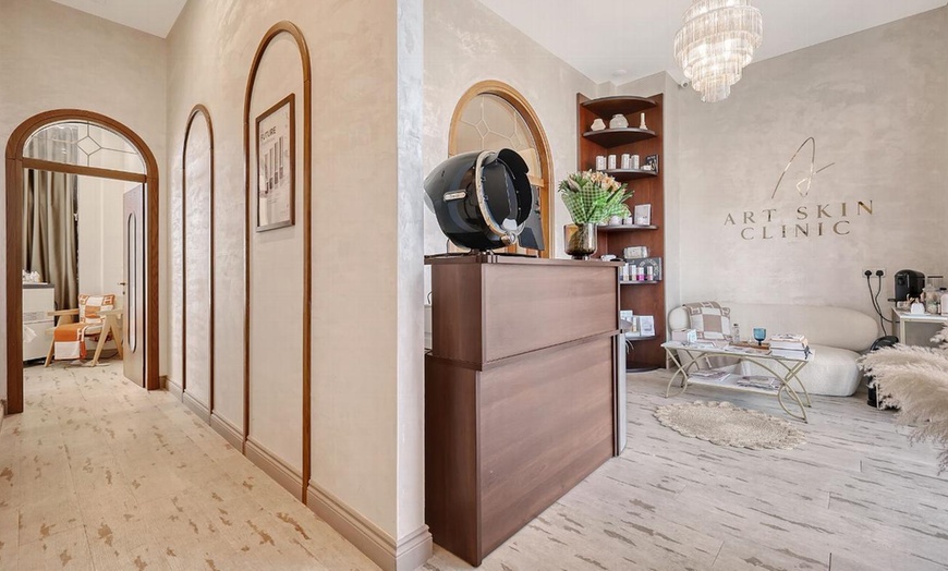 Image 10: Achieve Natural Results with up to 3ml Dermal Filler