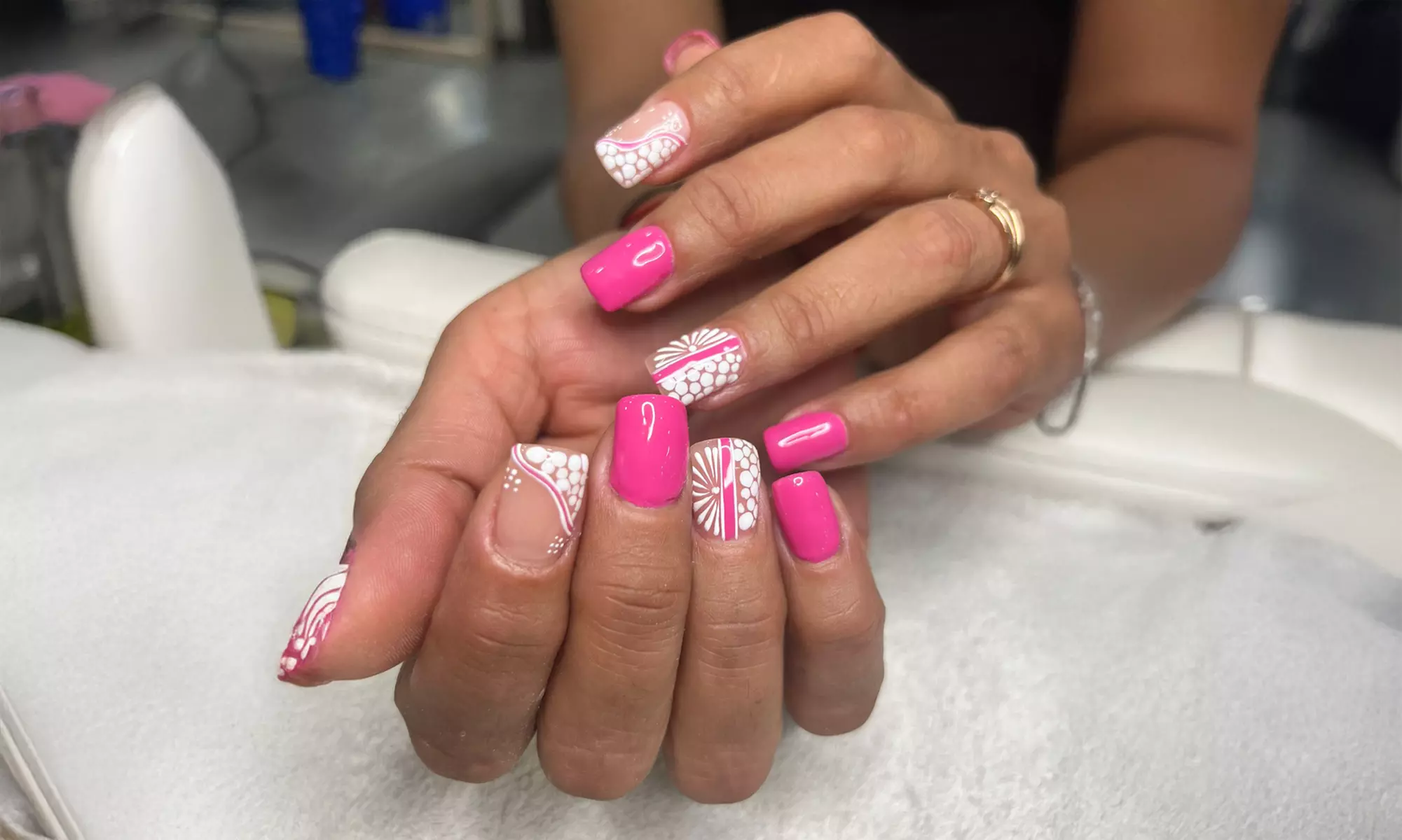 Manicura, pedicura o manipedicura con esmaltado