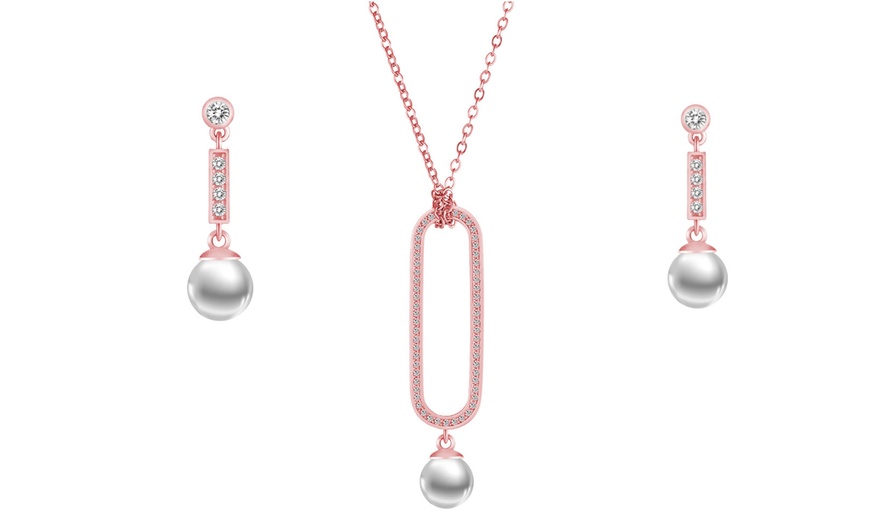 Image 2: One or Two Shell Pearl Sets Made with Crystals from Swarovski®