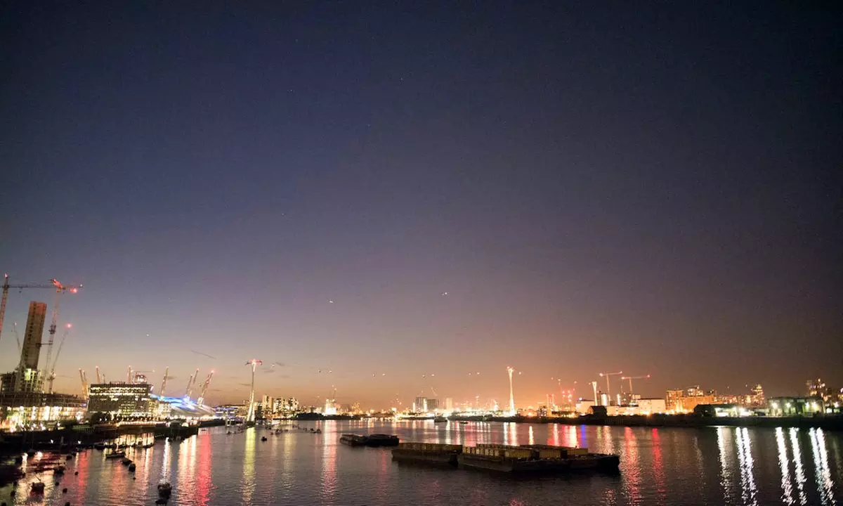 Burgers, Fries and Drinks for 1, 2 or 4 People by the River Thames