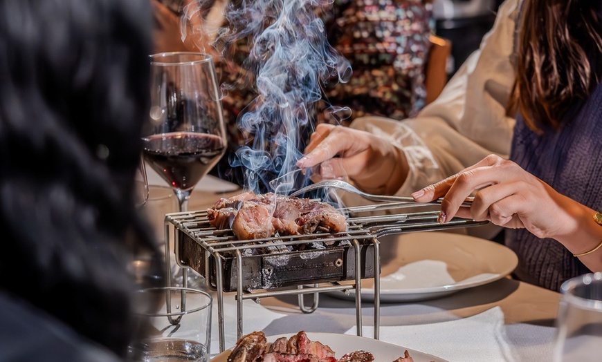 Image 14: Menú de comida con visita a bodega y cata de vinos para 1 o 2 personas