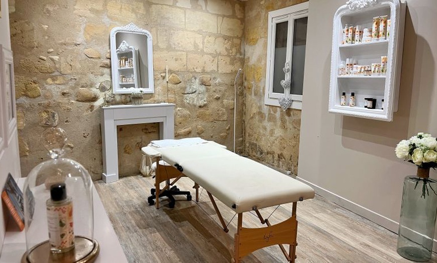 Image 2: Soin coup d'éclat ou soin au choix chez LA Beauty