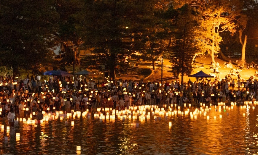 Image 4: Join the Water Lantern Festival in NY for Groups of 1-4 People