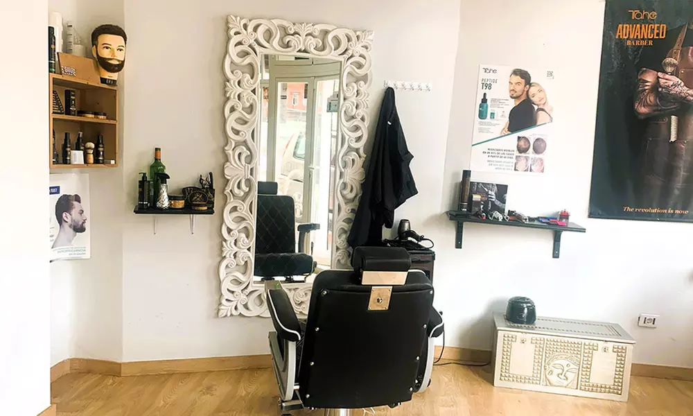 ¡Renueva tu look! Corte de pelo con masaje y peinado en Baraka Liz