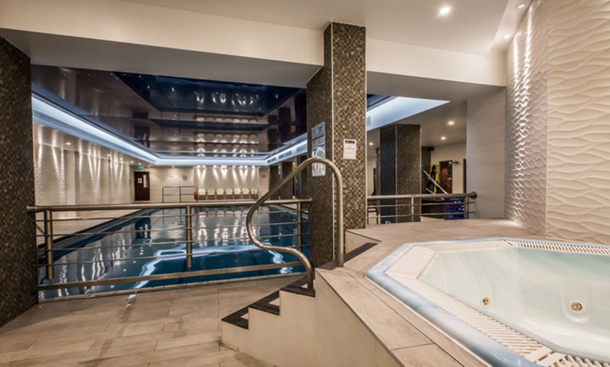 Image 9: London: 4* Standard or Standard King Room with Spa Access