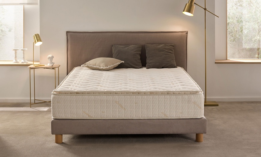 Image 2: Matelas Grand Premier Topper