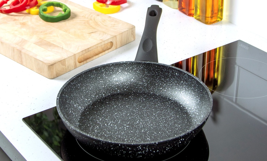 Image 5: Blackmoor 5 Piece Hybrid Stone Pan Set