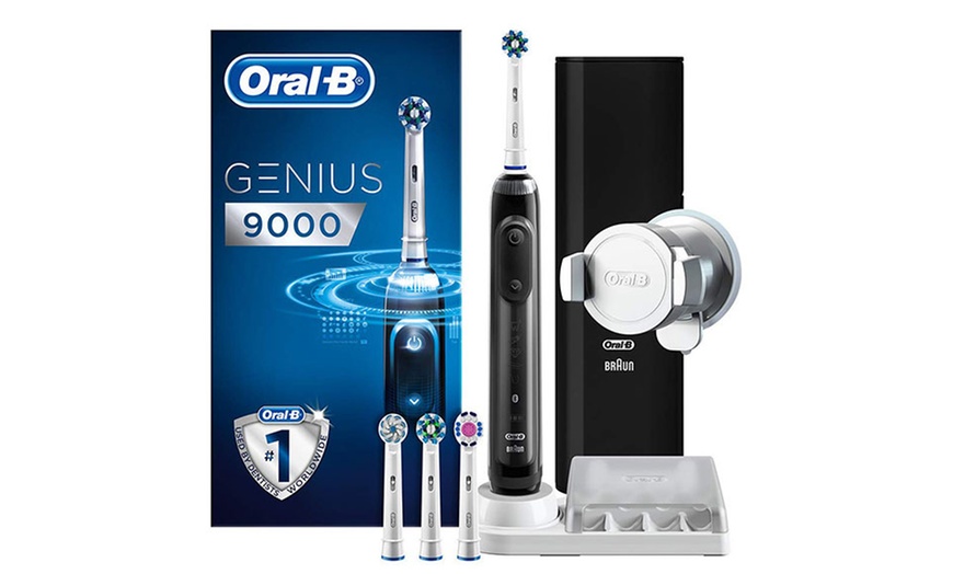 Image 4: Oral-B Genius 9000 Electric Toothbrush