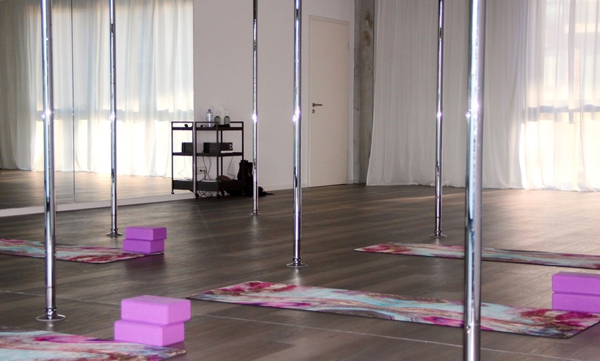 Image 3: Pole Dance Probestunde in der Feel Good Factory