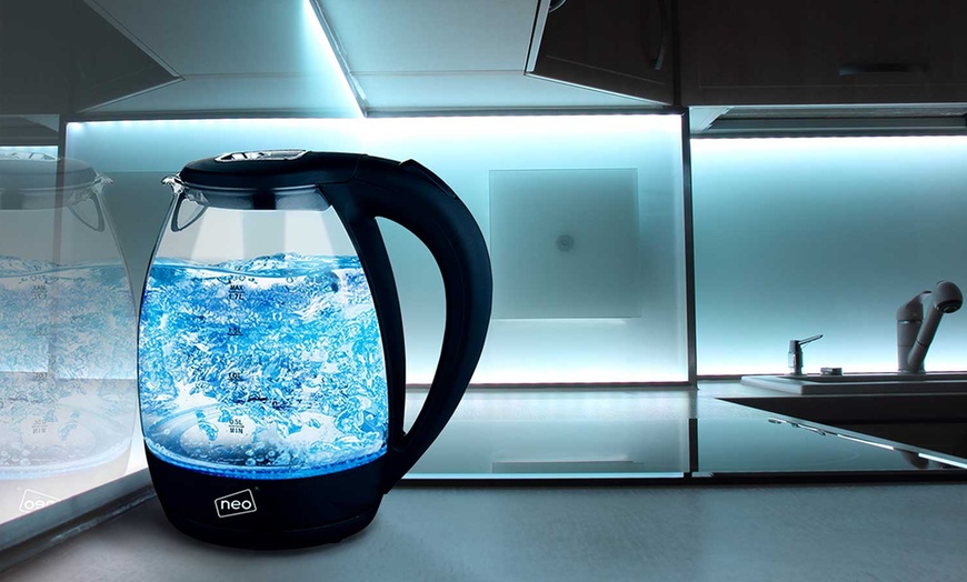 Image 2: NEO Cordless Illuminated Glass Kettle