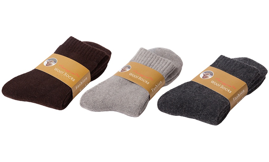 Image 11: Three or Five Pairs of Men's Wool Thermal Socks