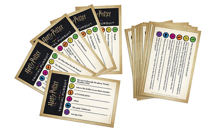 Image 2: Harry Potter Trivial Pursuit Game